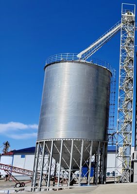 Op maat gemaakte oplossingen Werfomstandigheden voor staalkorrel silo Ruimte-efficiëntie en kosteneffectiviteit